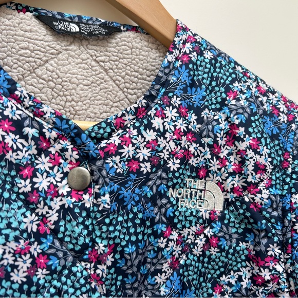 The North Face Penelope Sherpa Quilted Floral Jacket - Picture 2 of 13